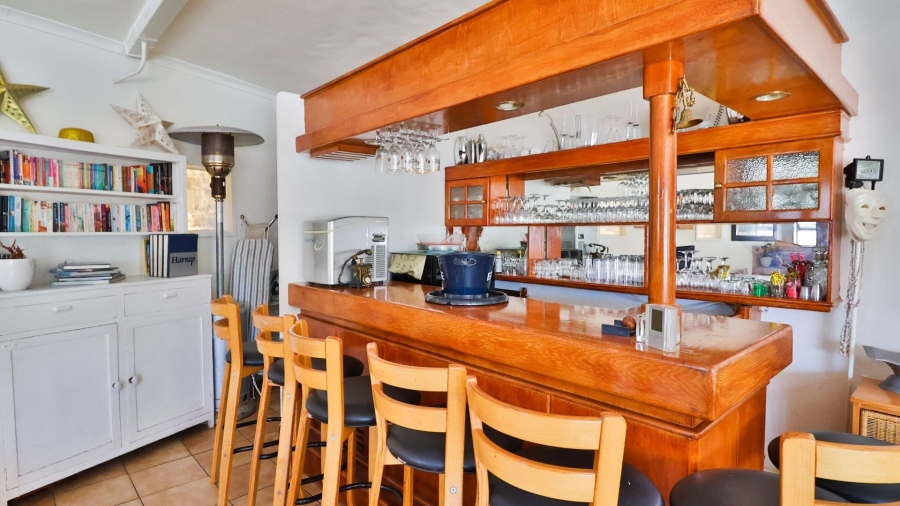 8 Bedroom Property for Sale in Country Club Western Cape